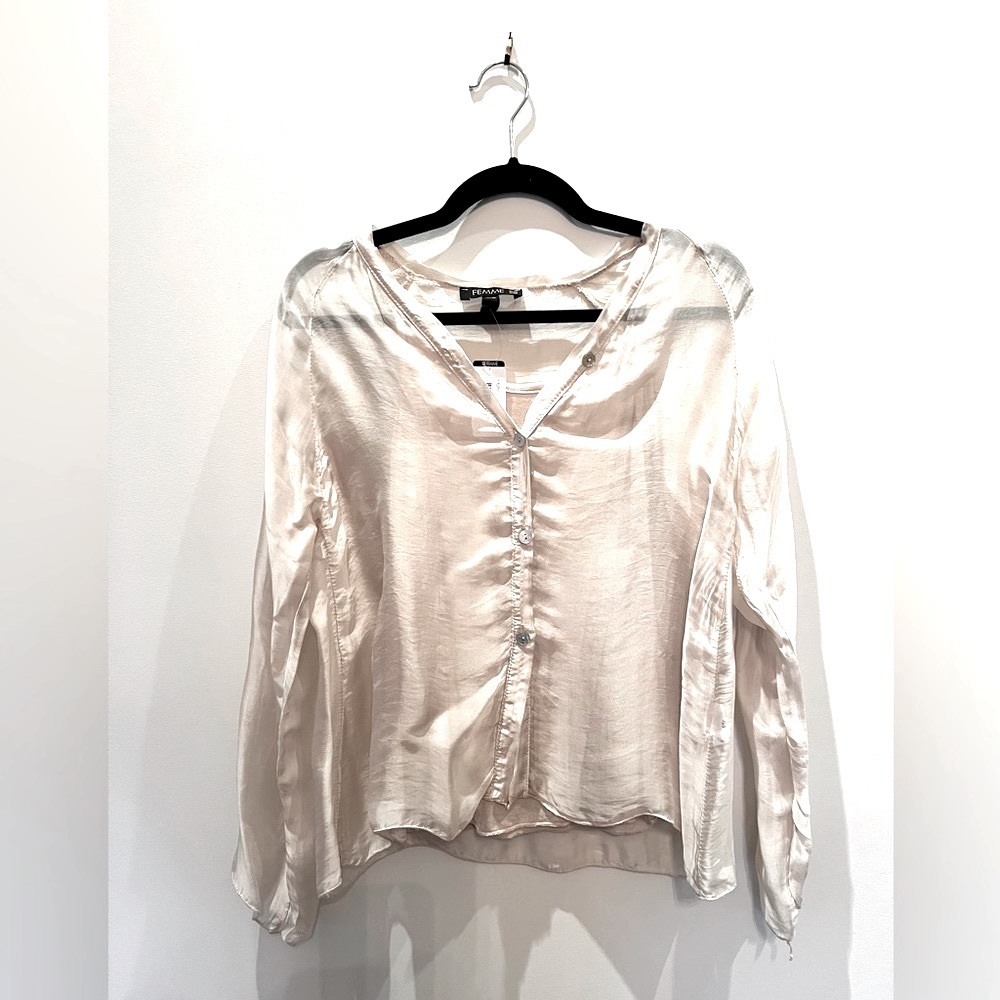 🤍🆕 NWT Femme Sheer Blouse